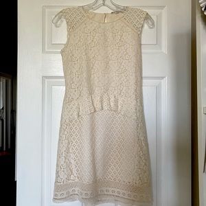 ZARA TRAFALUC CREAM LACE DRESS. XS